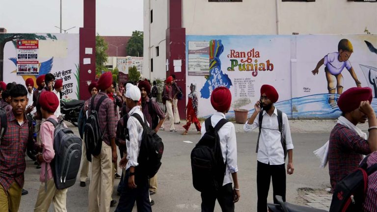 भारत-पाकिस्तान तनाव: पंजाब में सभी स्कूल-कॉलेज रहेंगे बंद, परीक्षाएं हुई रद्द