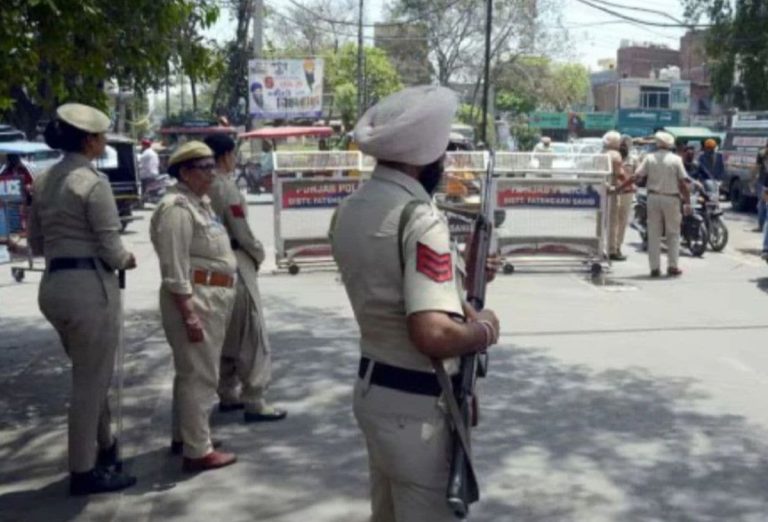 Punjab Police की बड़ी कार्रवाई—2.5 किलो अफीम और 100 ग्राम हेरोइन बरामद, चोरी की कार भी कब्जे में ली गई